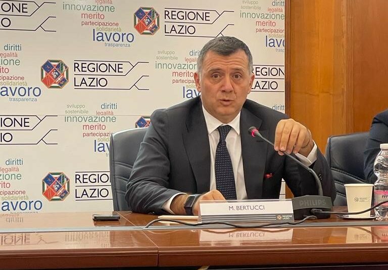 Regione Lazio, approvata mozione per la traduzione in LIS dei lavori del Consiglio. Bertucci: “Iniziativa modello di integrazione e trasparenza”